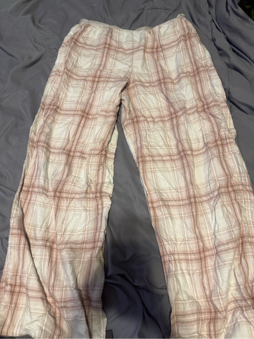 Hollister Women's Cream and Light Brown Plaid Joggers